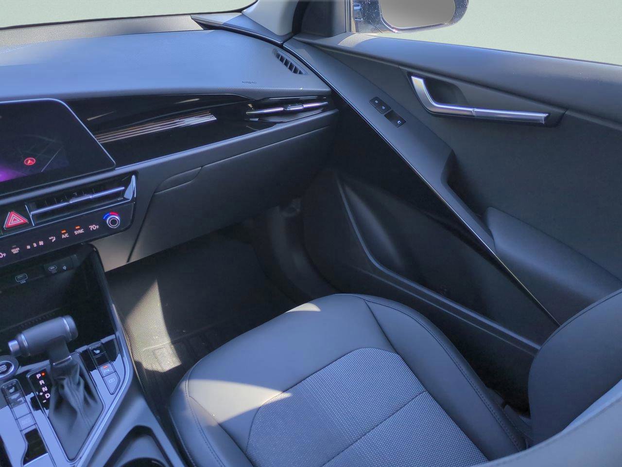 2025 Kia Niro EX Touring - Photo 22