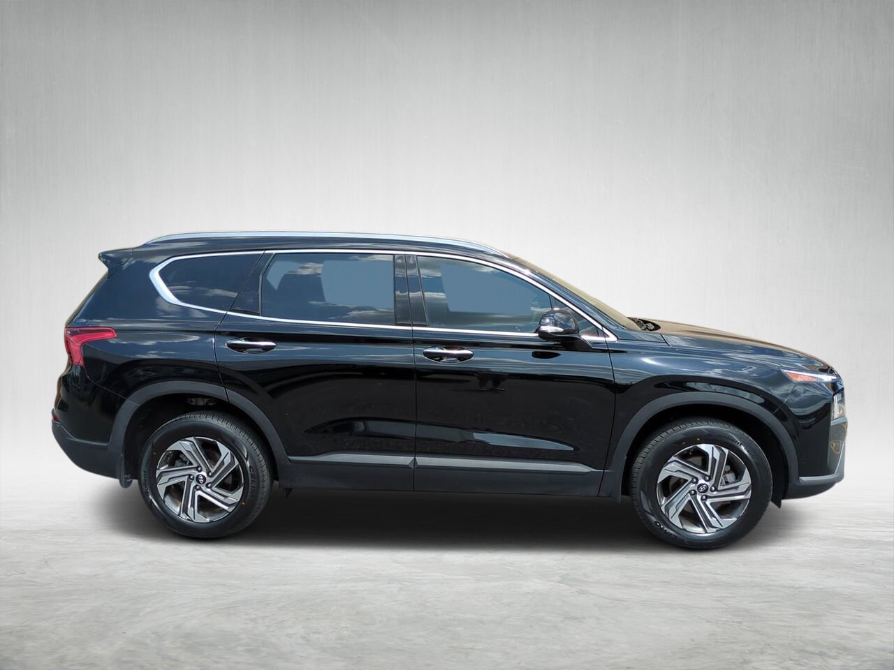2023 Hyundai Santa Fe SEL photo 2