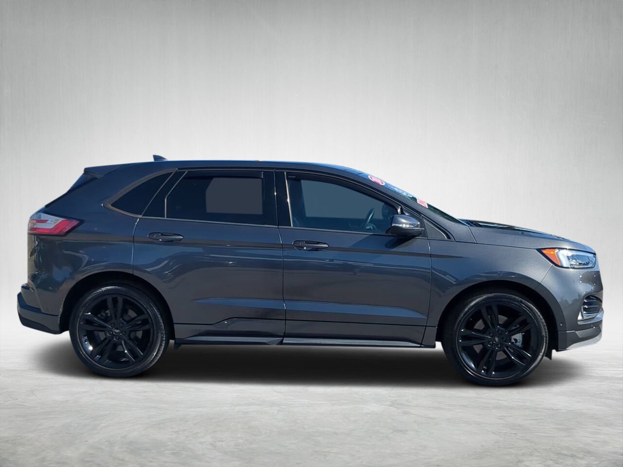 2020 Ford Edge ST photo 2