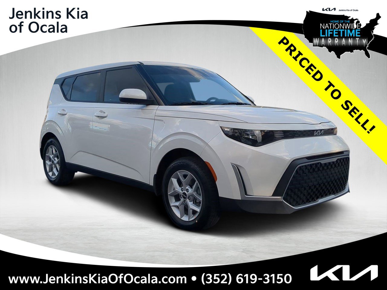 2025 Kia Soul LX's photo