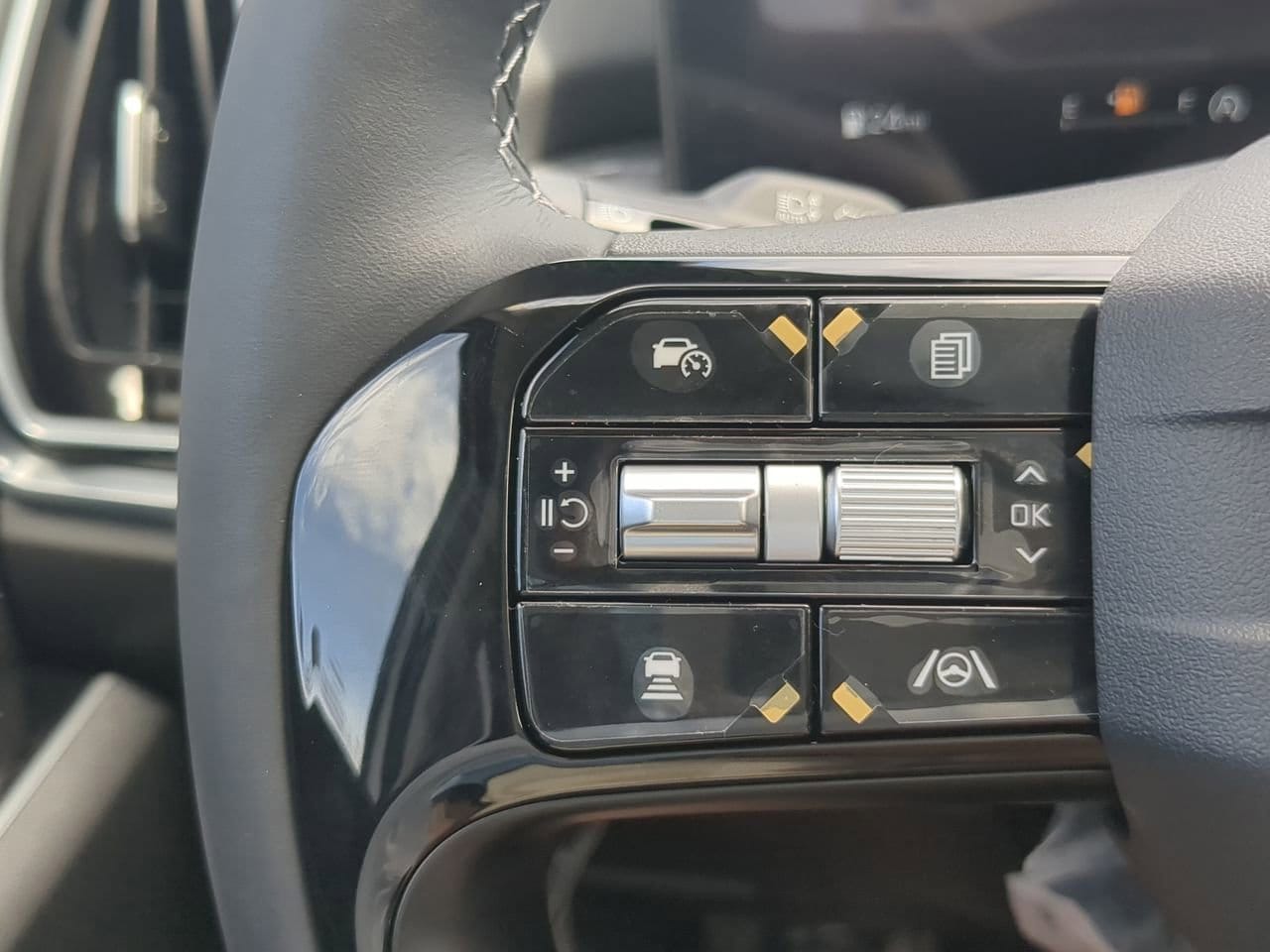 2026 Kia Sorento SX - Photo 29