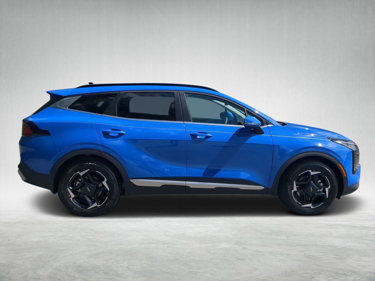 2026 Kia Sportage EX photo 2