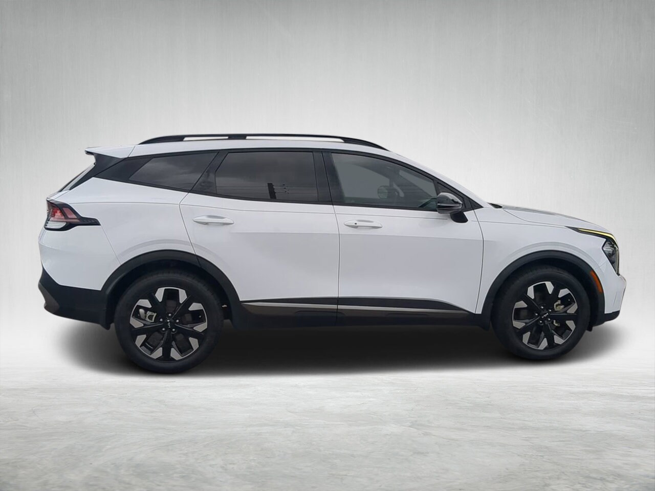 2023 Kia Sportage X-Line photo 2