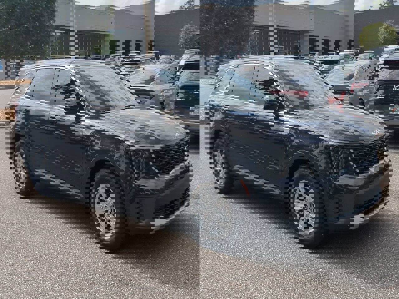 2026 Kia Sorento LX photo 2