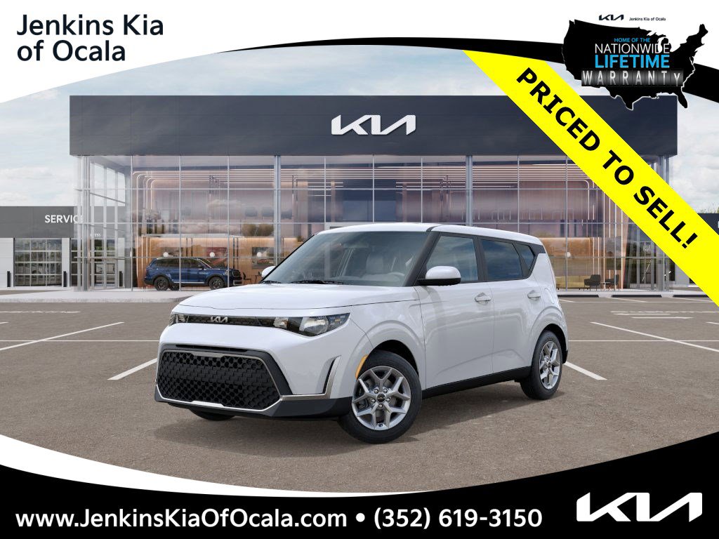 2025 Kia Soul LX's photo