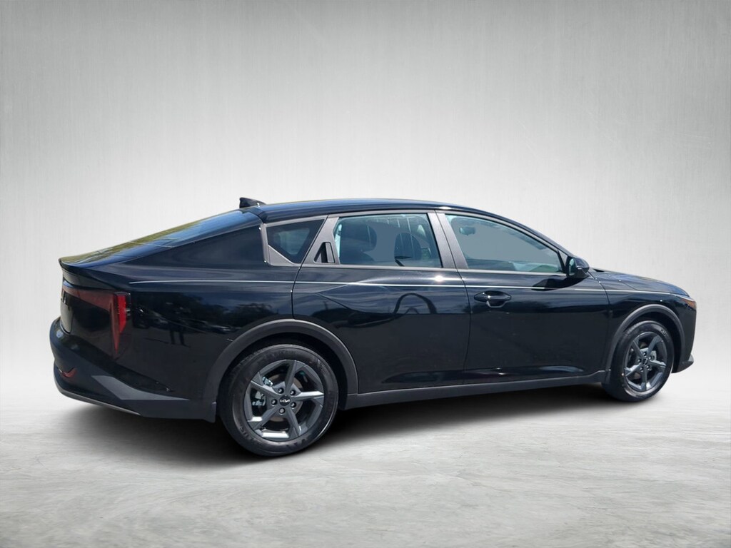 New 2025 Kia K4 LXS Sedan
