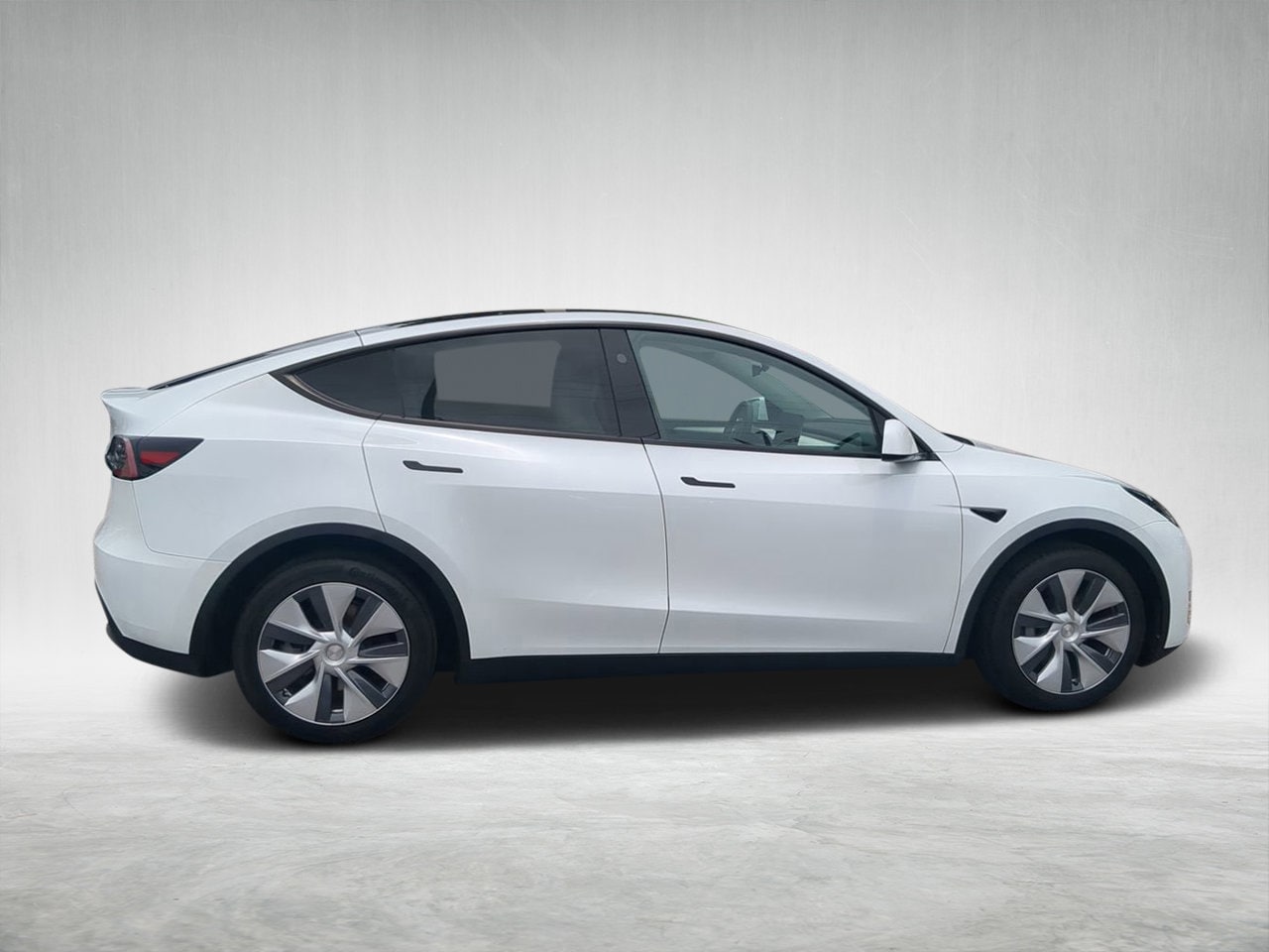 Used 2024 Tesla Model Y Long Range with VIN 7SAYGDEE1RA257368 for sale in Ocala, FL