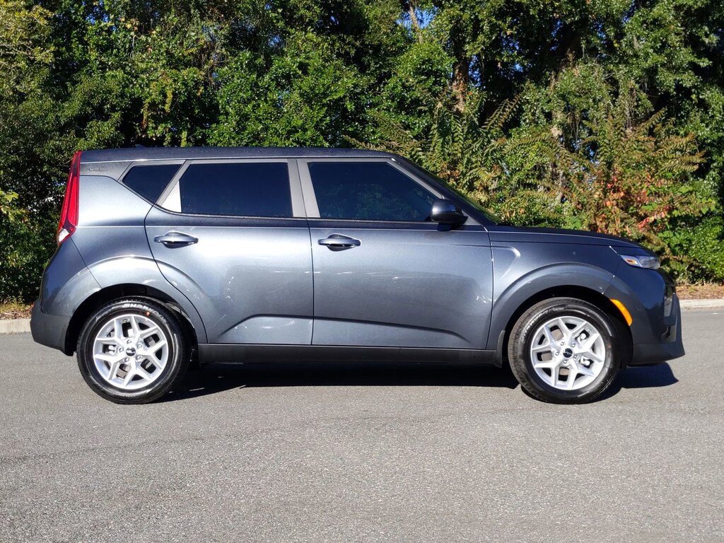 Used 2022 Kia Soul LX Hatchback