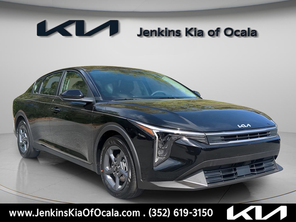 New 2025 Kia K4 LXS Sedan