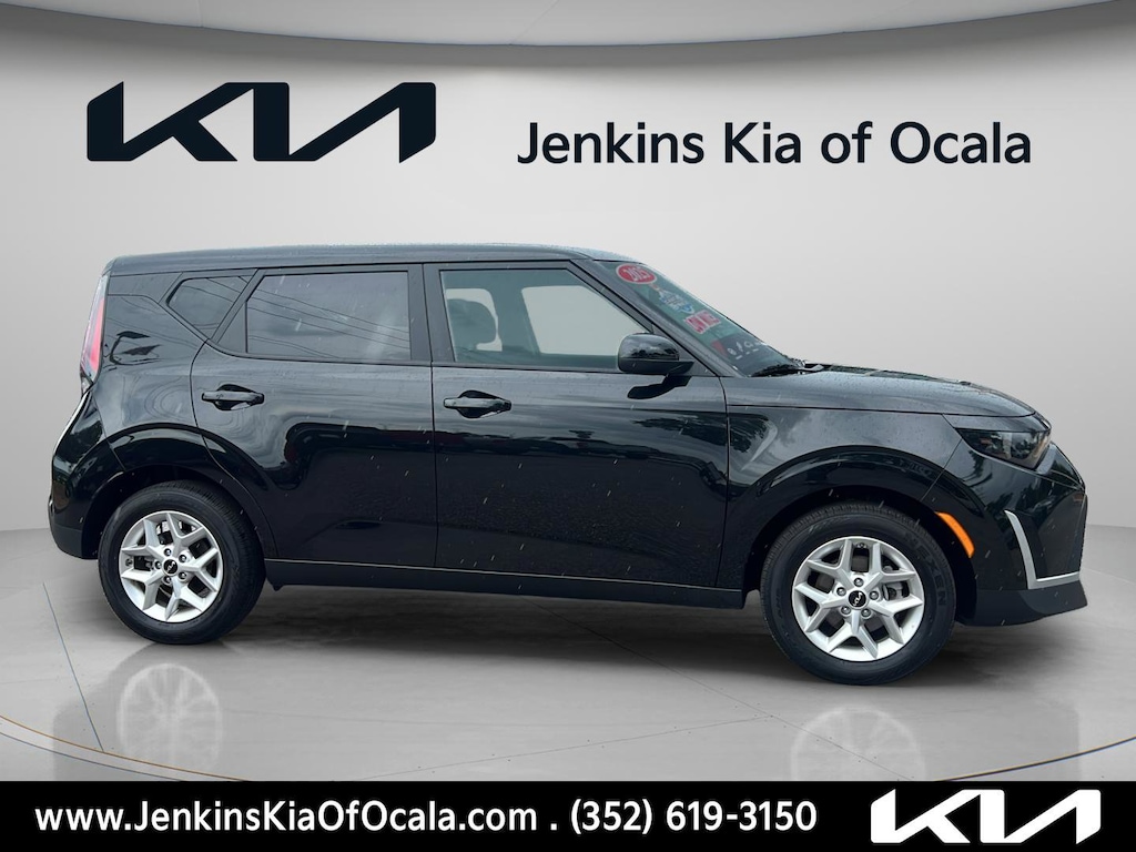 Certified 2025 Kia Soul LX Hatchback