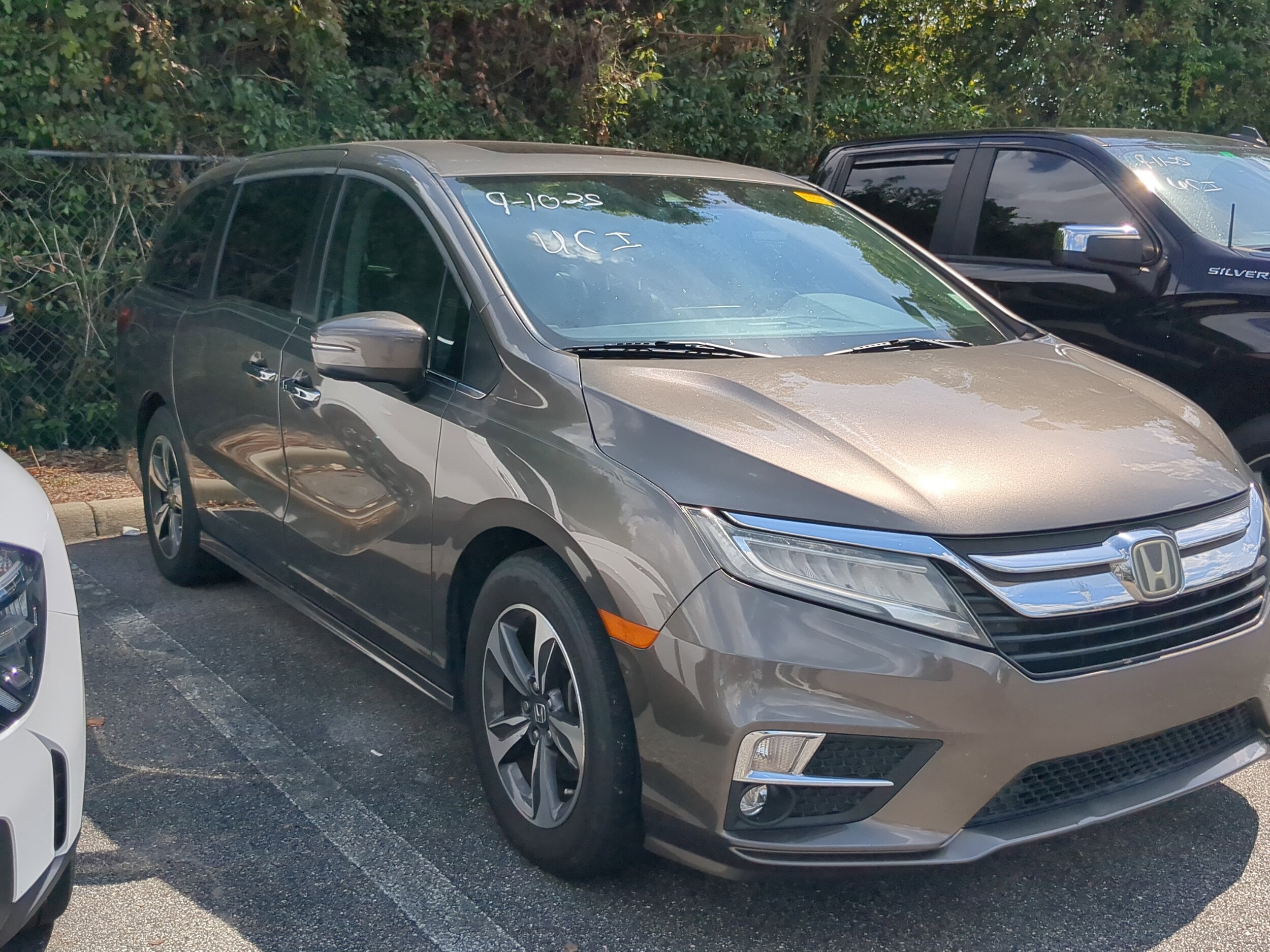 2020 Honda Odyssey Touring photo 3