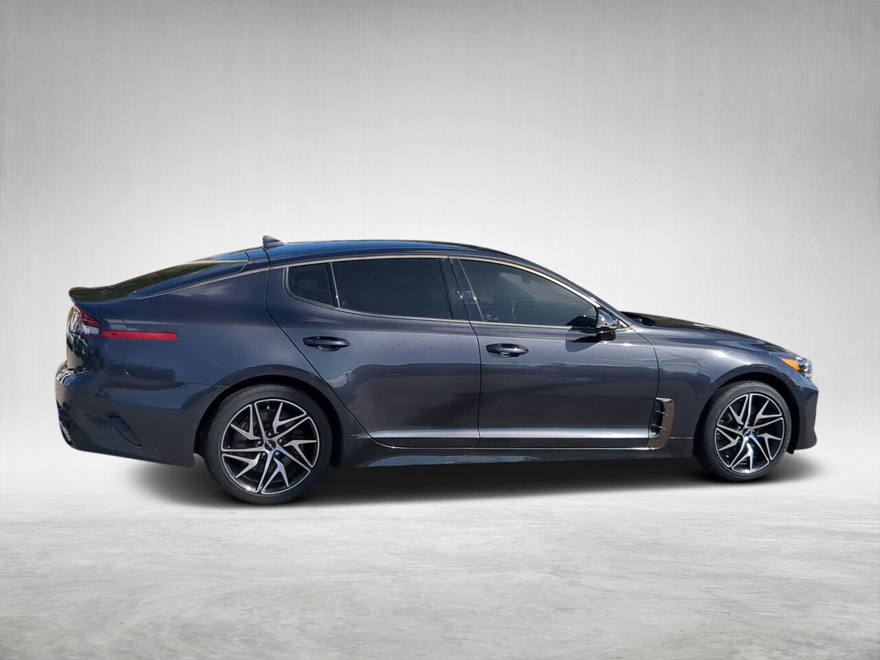 2023 Kia Stinger GT-Line photo 2