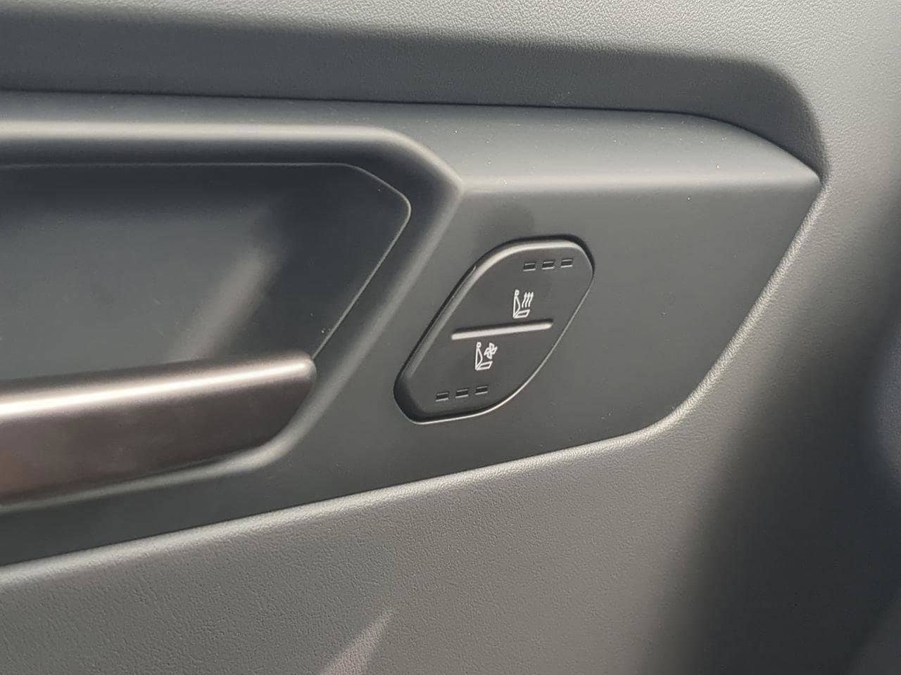 2026 Kia EV9 Light L/R - Photo 25