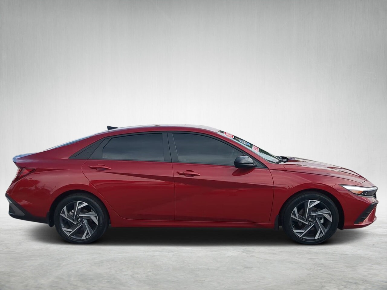 2025 Hyundai Elantra SEL Sport photo 2