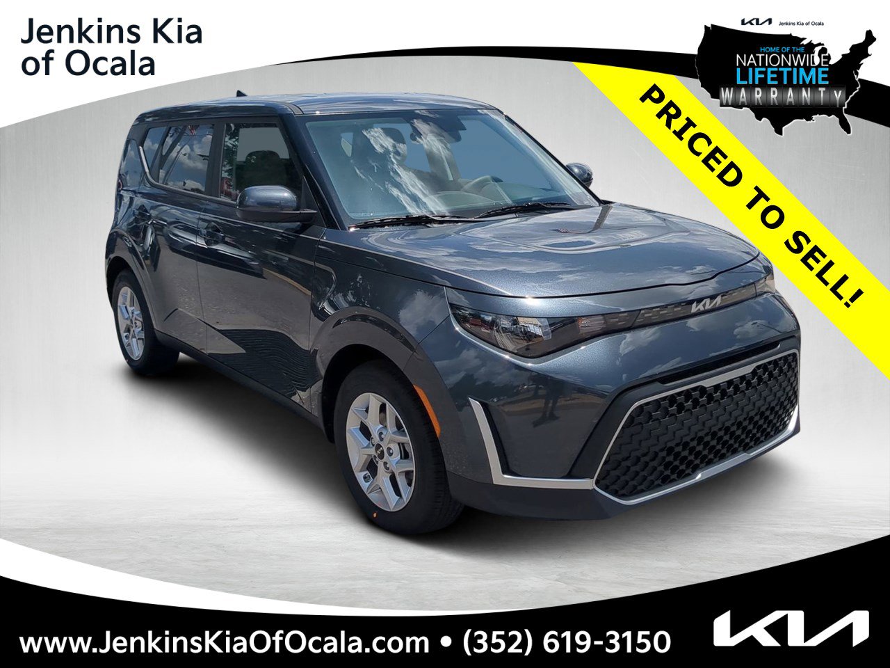 2025 Kia Soul LX's photo