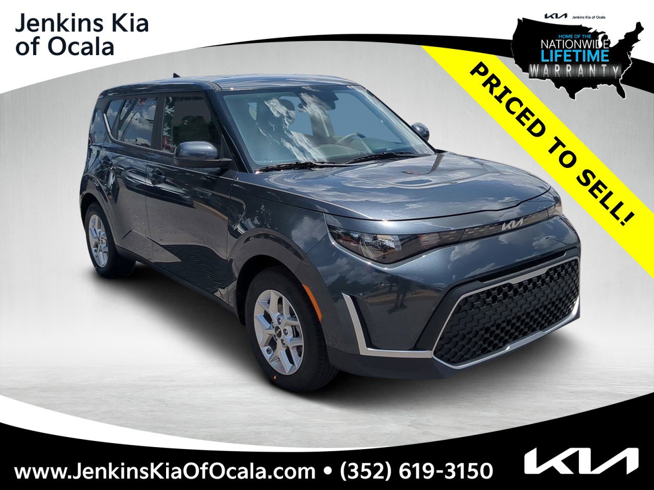 2025 Kia Soul LX's photo