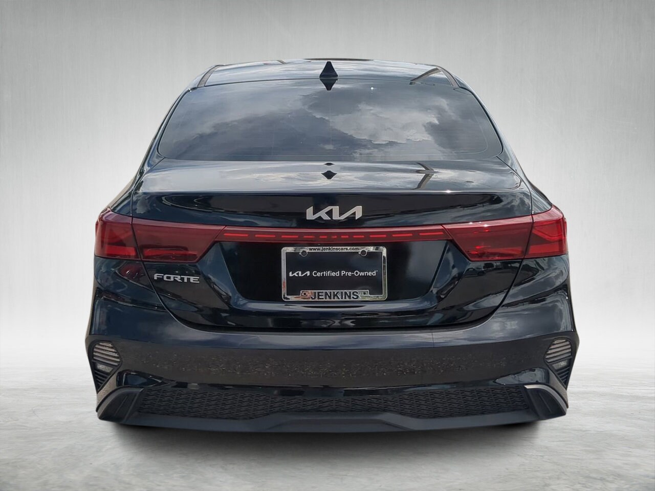 2023 Kia Forte LXS photo 4