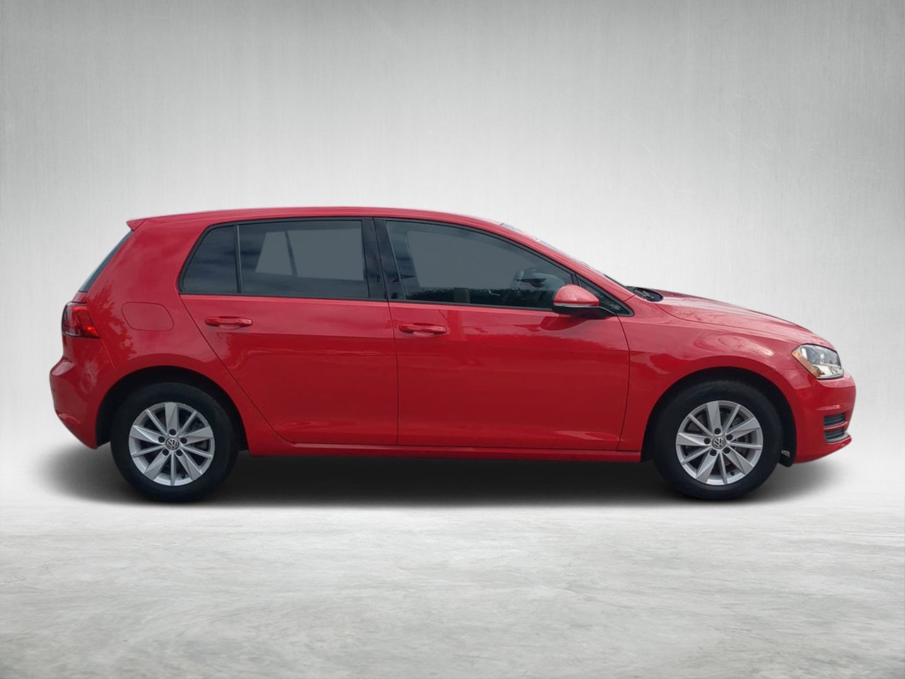 2017 Volkswagen Golf S photo 2