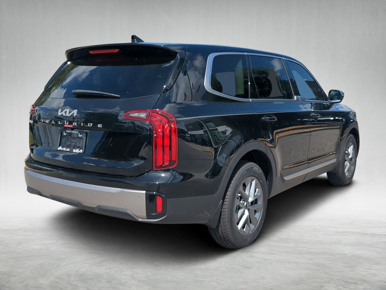 2025 Kia Telluride LX photo 2