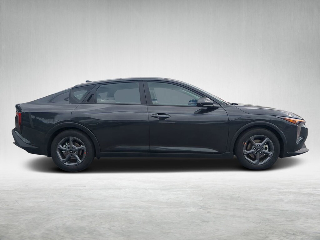 New 2025 Kia K4 LXS Sedan