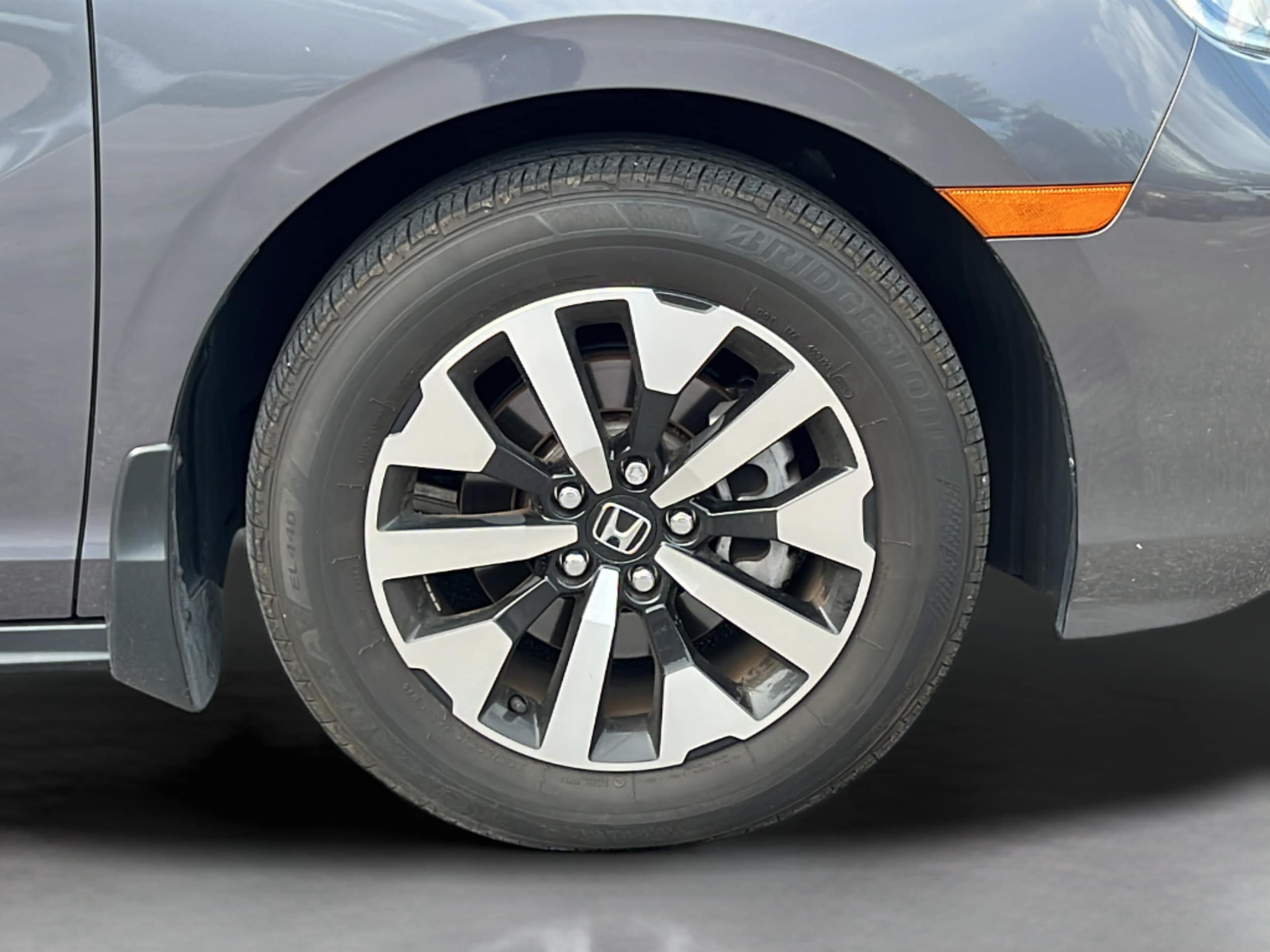 2025 Honda Odyssey EX-L - Photo 34