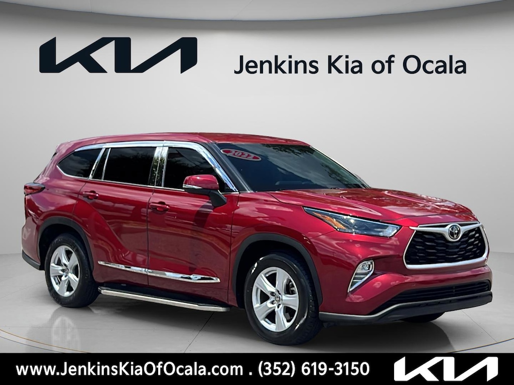 Used 2022 Toyota Highlander LE SUV