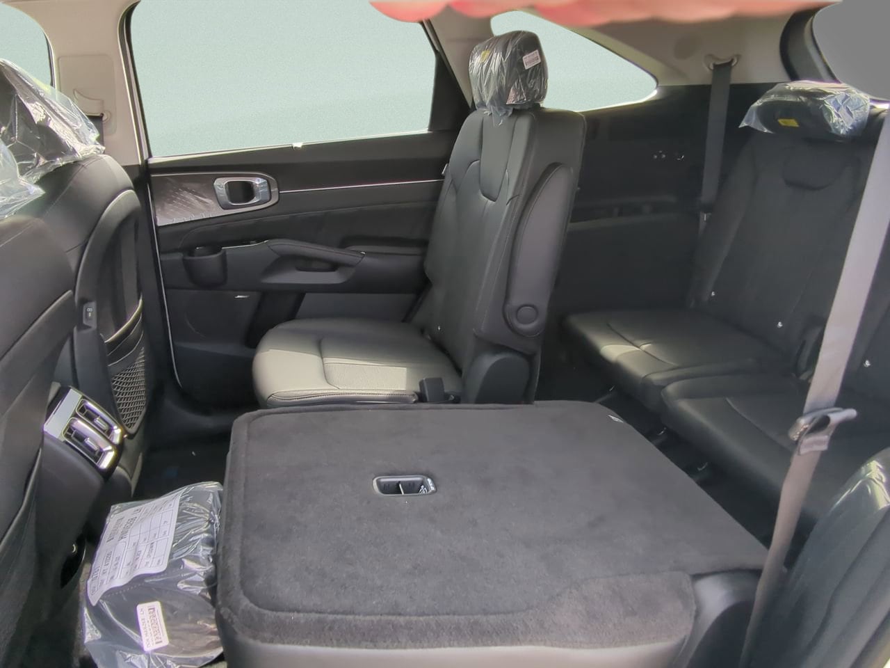 2026 Kia Sorento SX - Photo 13