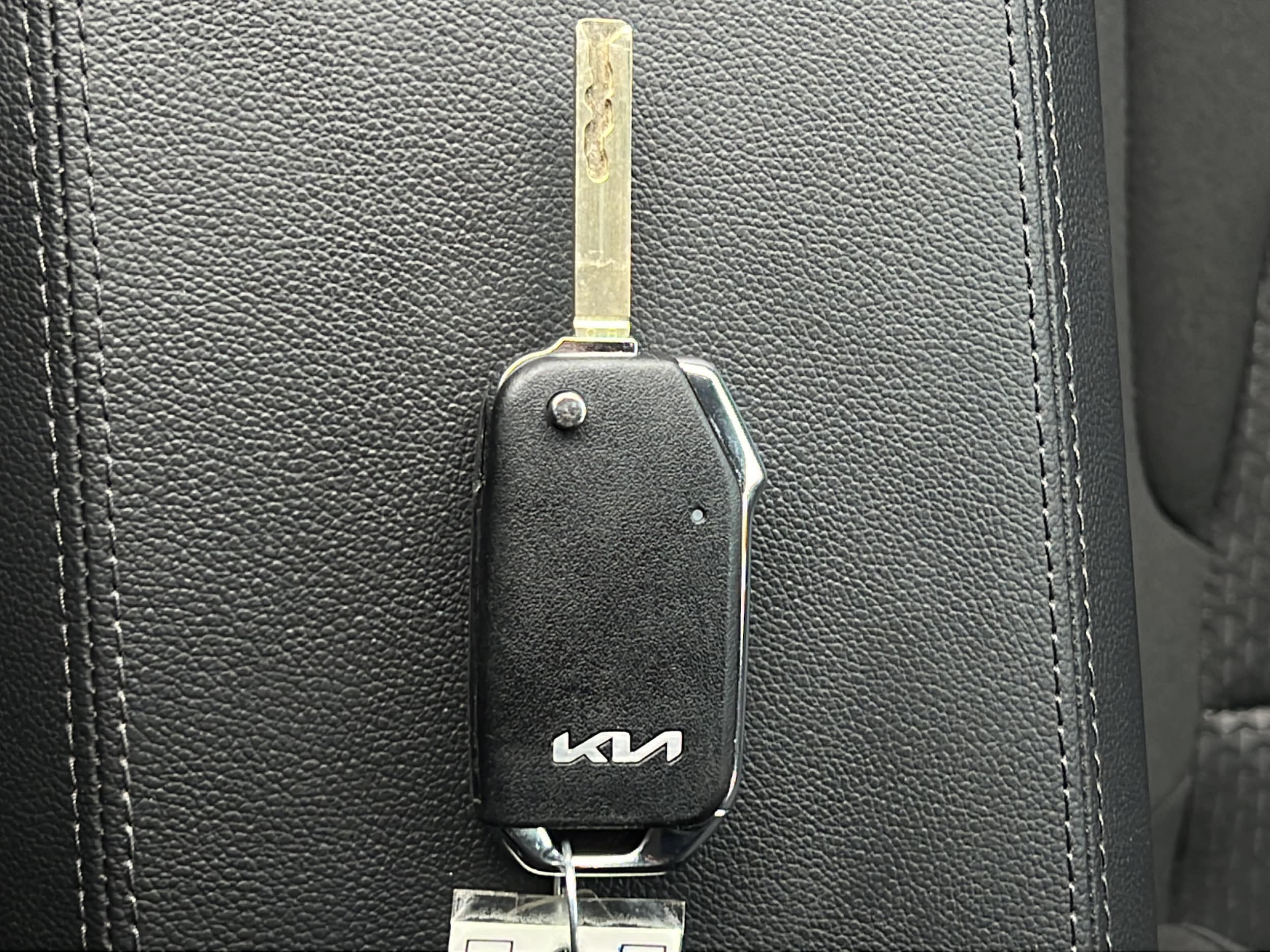 2025 Kia Sportage LX Hybrid - Photo 31