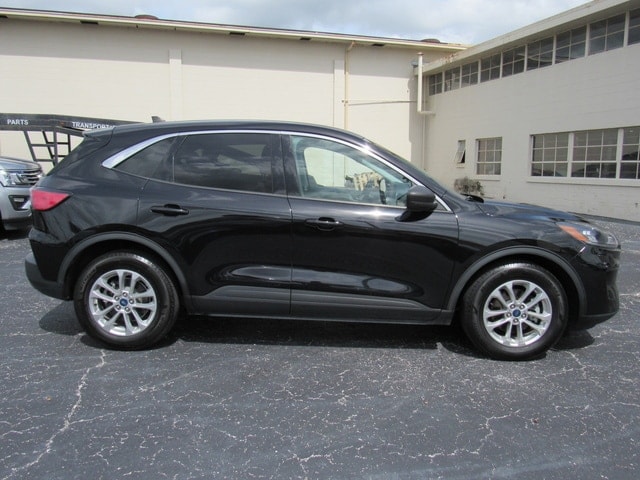 Used 2022 Ford Escape SE with VIN 1FMCU0G60NUA46953 for sale in Lakeland, FL