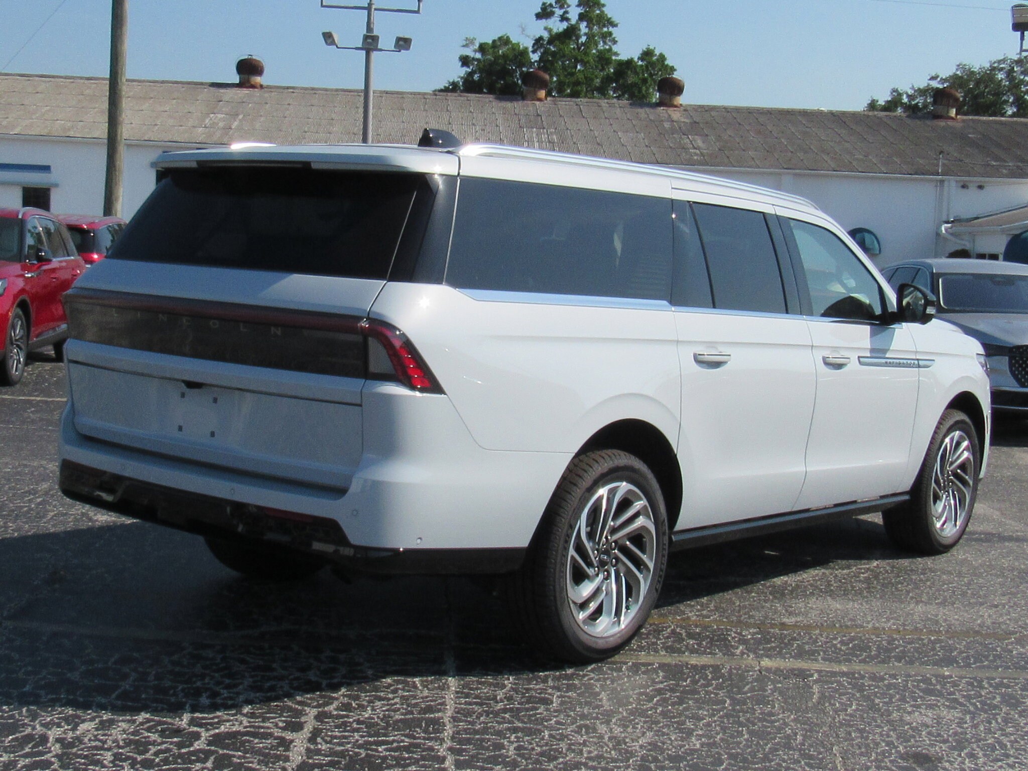2025 Lincoln Navigator L Reserve photo 3