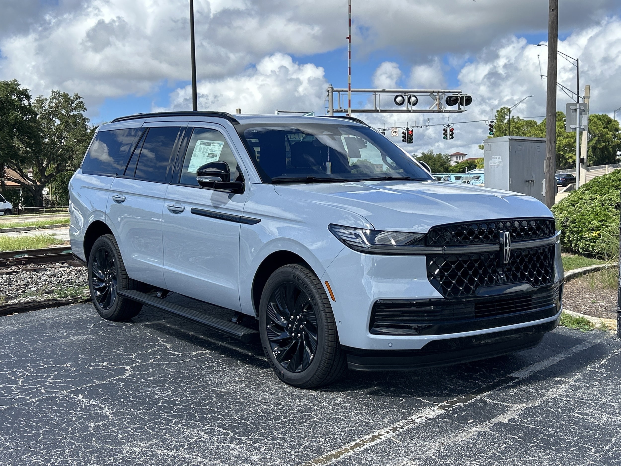 2025 Lincoln Navigator Reserve's photo