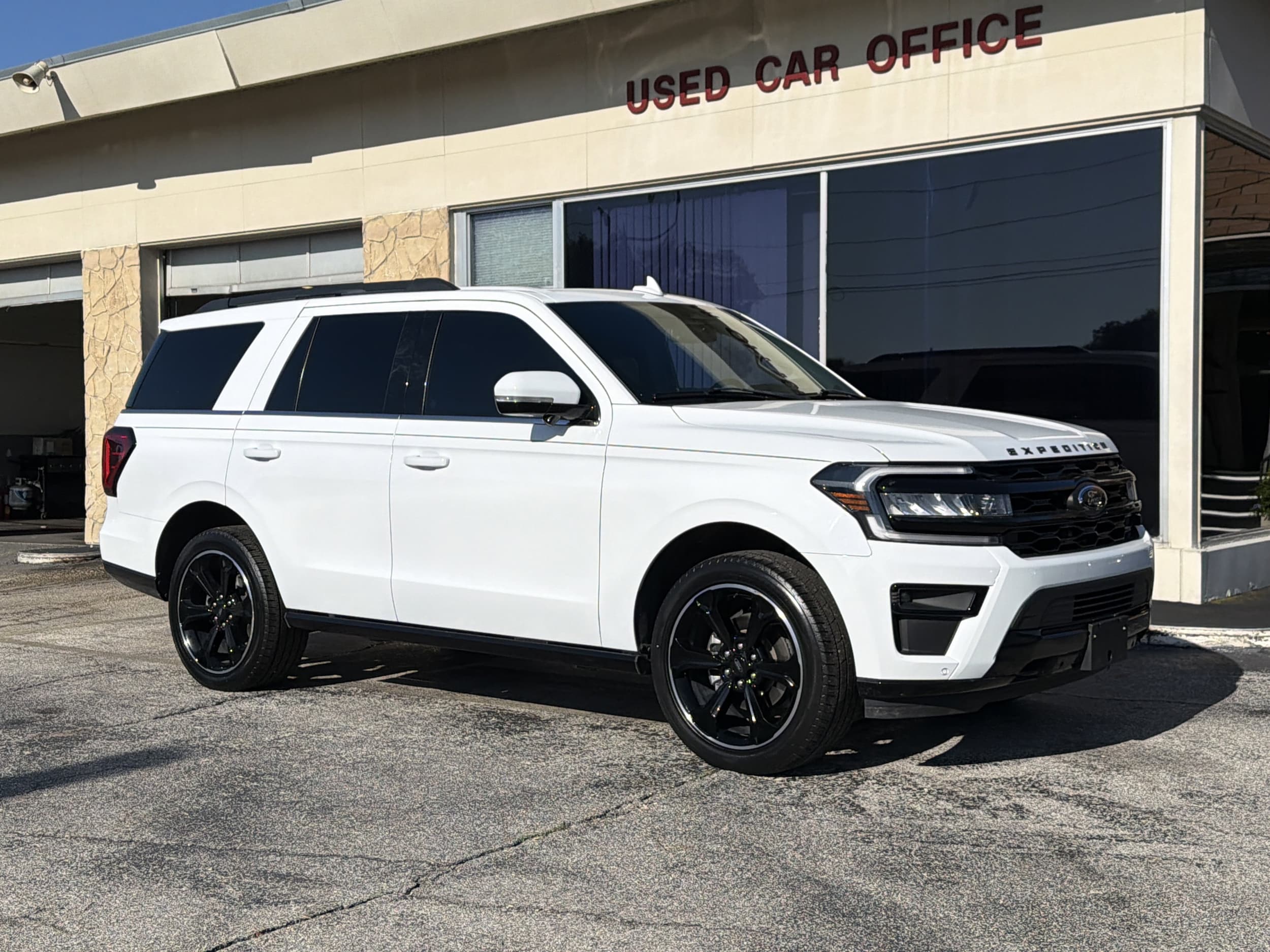 2023 Ford Expedition Limited 4X4's photo