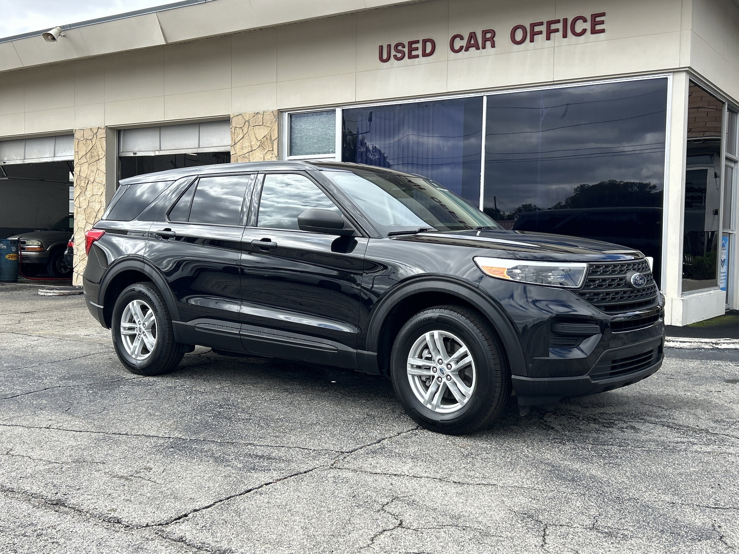 2023 Ford Explorer Base