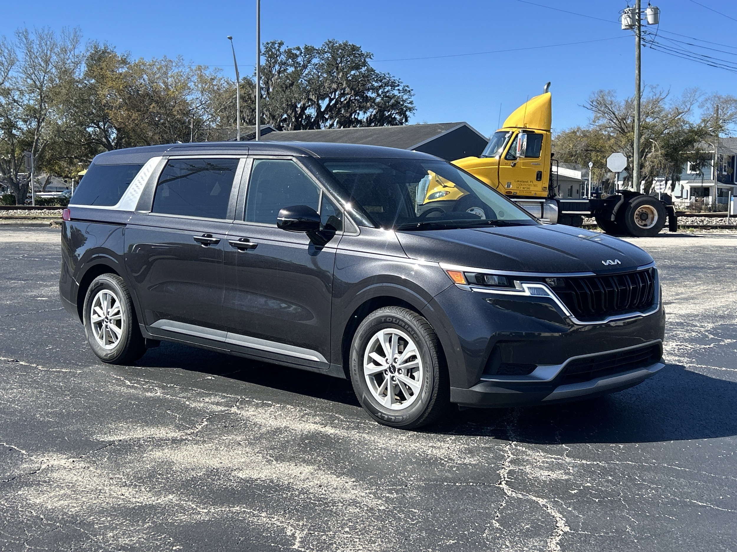 2024 Kia Sedona LX Seat Pkg's photo