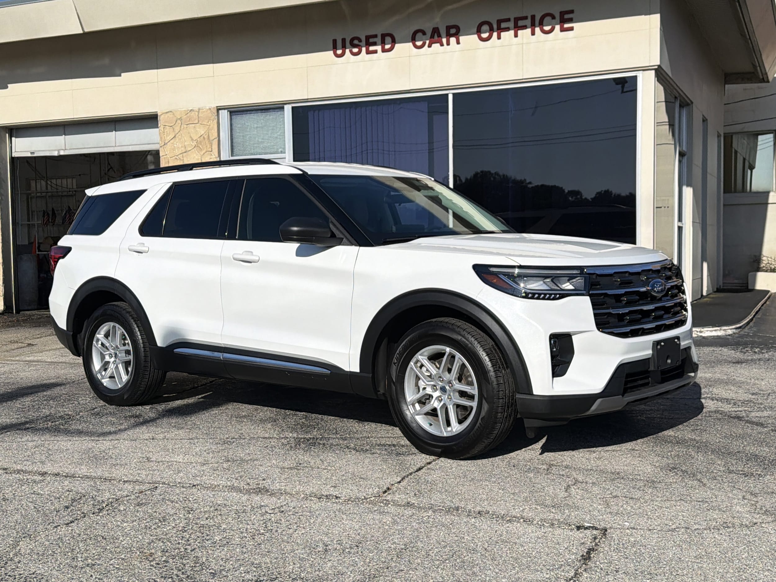 2025 Ford Explorer Active RWD (PL535)'s photo