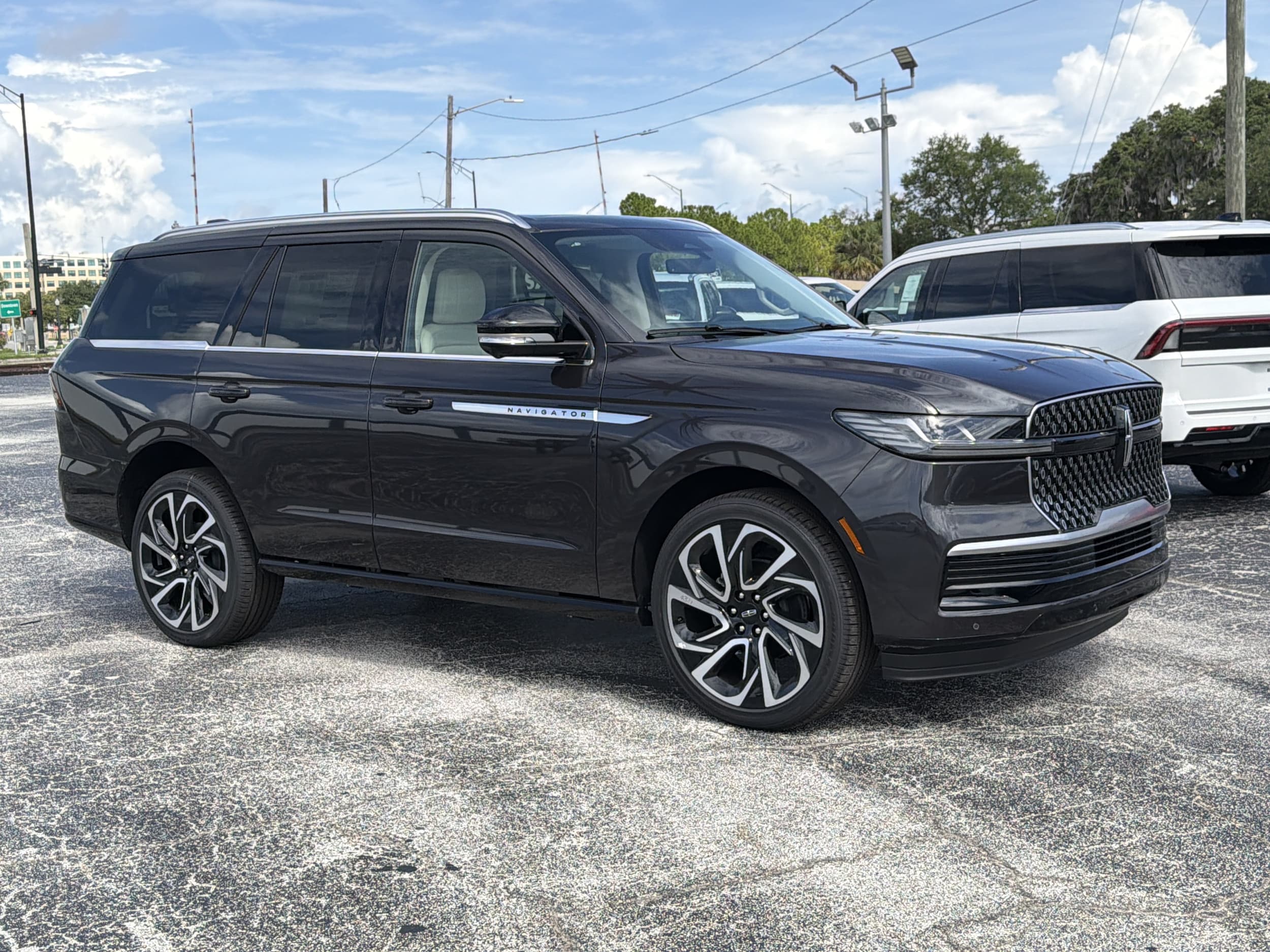 2027 Lincoln Navigator