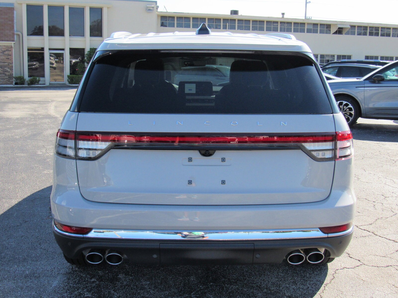 2025 Lincoln Aviator Reserve photo 4