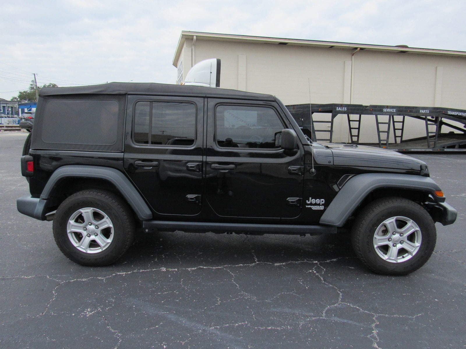Used 2019 Jeep Wrangler Unlimited Sport S with VIN 1C4HJXDG6KW610940 for sale in Lakeland, FL