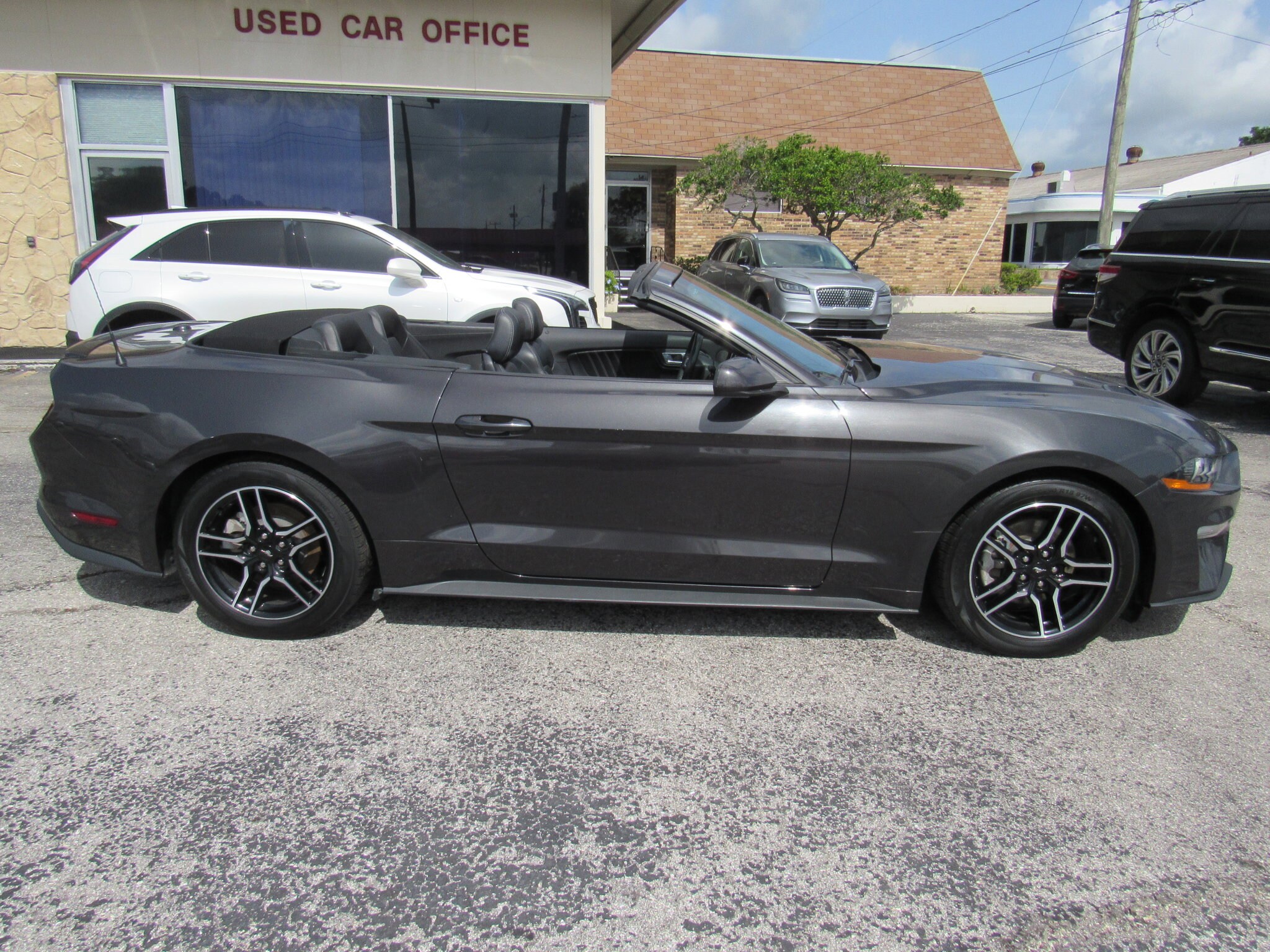 Used 2022 Ford Mustang EcoBoost Premium with VIN 1FATP8UH1N5124429 for sale in Lakeland, FL