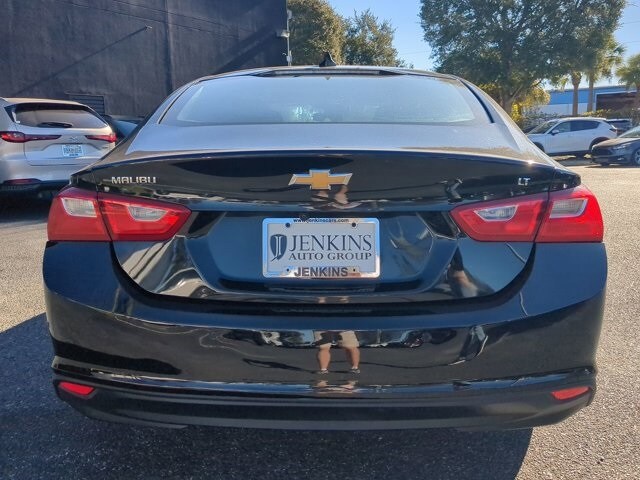 2024 Chevrolet Malibu 1LT photo 2