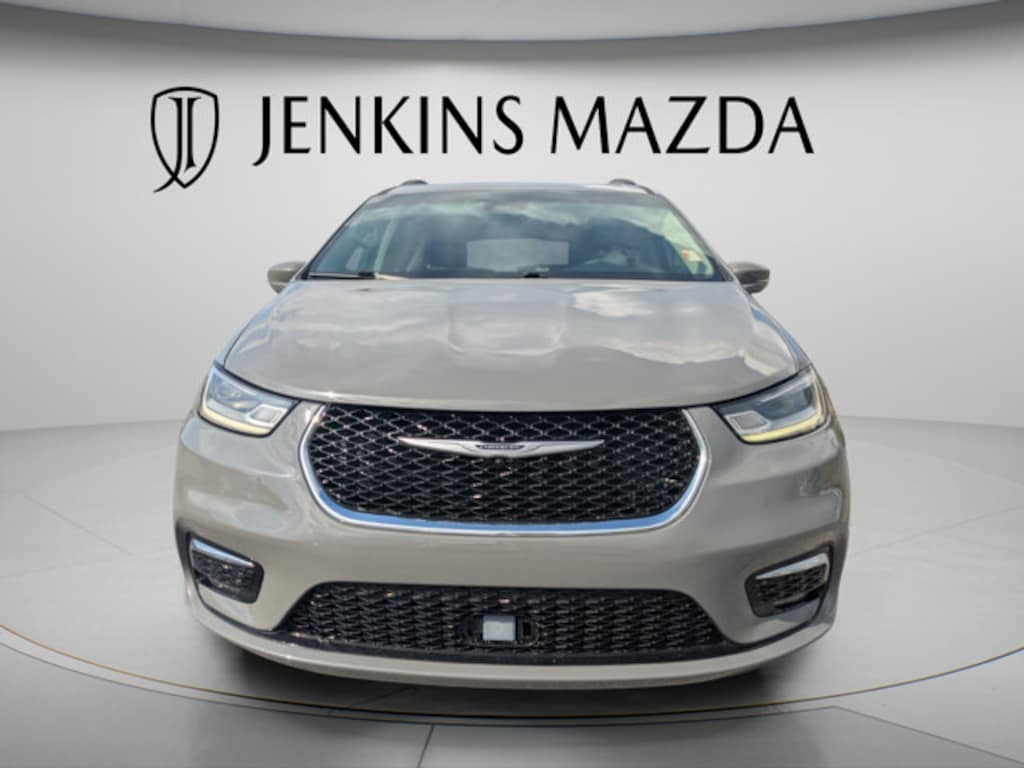 Used 2022 Chrysler Pacifica Touring L Minivan/Van