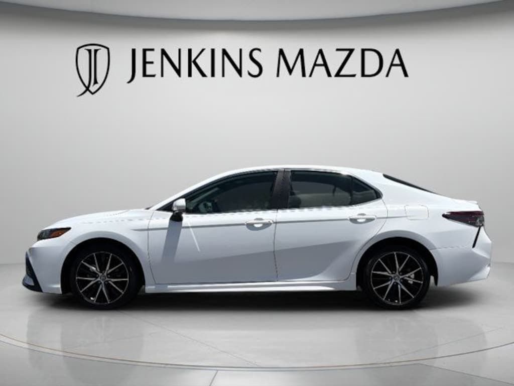Used 2024 Toyota Camry SE Sedan