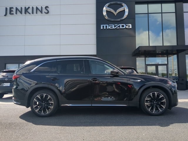 2024 Mazda CX-90 Plug-in Hybrid Premium photo 2