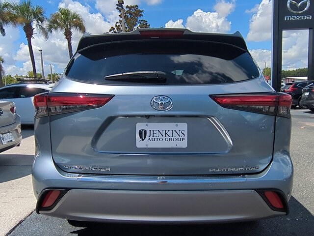 2023 Toyota Highlander L photo 3