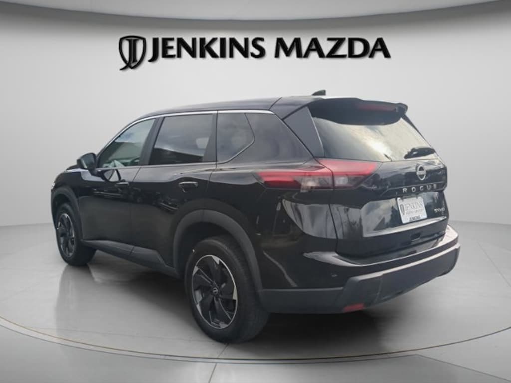 Used 2024 Nissan Rogue SV SUV