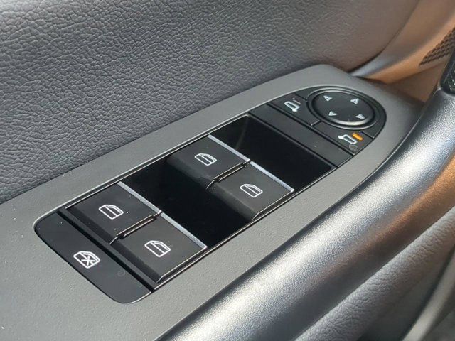 2025 Mazda CX-50 Premium - Photo 18