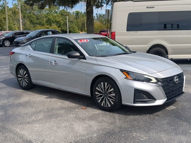 2024 Nissan Altima 2.5 SV photo 2