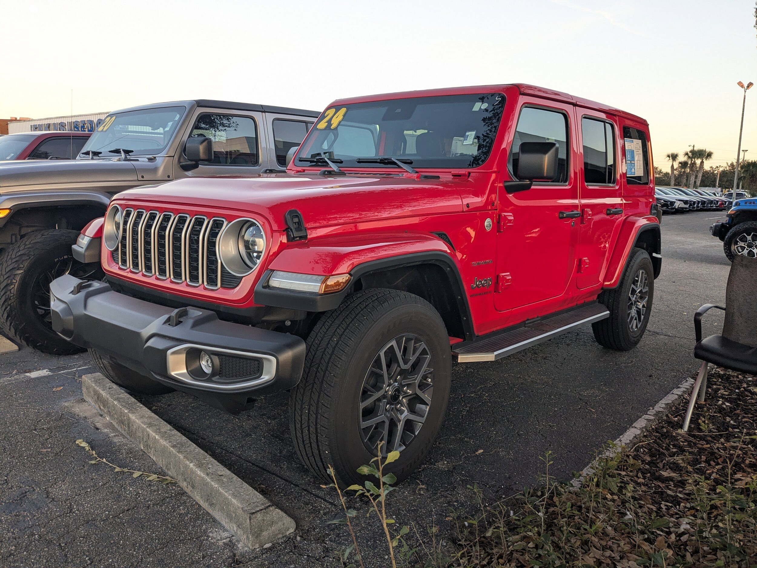 2024 Jeep Wrangler Sahara photo 3