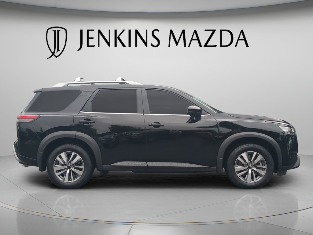 Used 2022 Nissan Pathfinder SL SUV