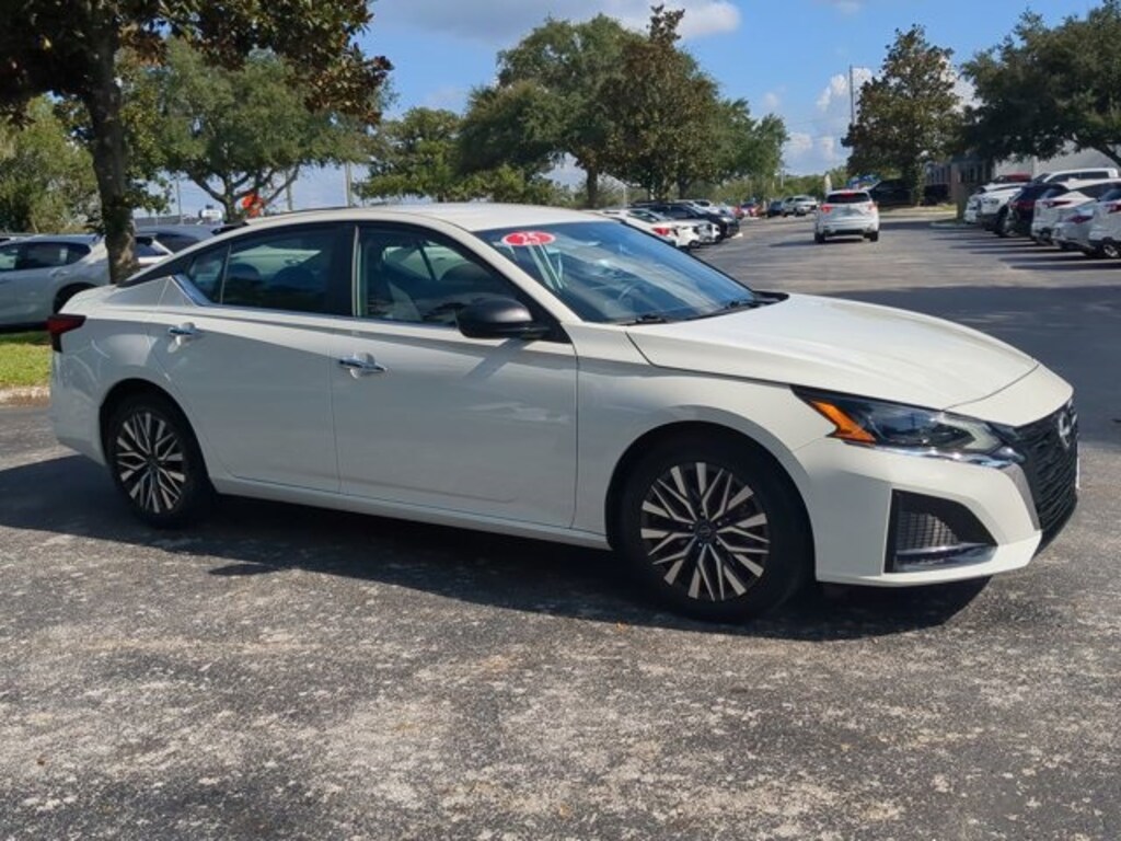 Used 2025 Nissan Altima 2.5 SV Sedan